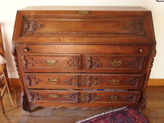 Vente aux enchères Bureau de pente de style Liégeois en chêne