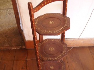 Vente aux enchères Porte-assiettes de style italien en marqueterie
