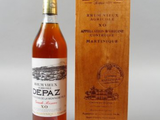 Vente aux enchères 1 BOUTEILLE RHUM DEPAZ GRANDE RESERVE XO COFFRET BOIS 45°