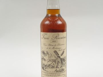 1 BOUTEILLE DE RHUM TROIS RIVIÈRES - 1969
