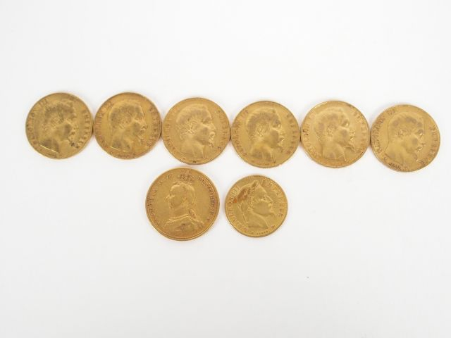8 pièces or: -6x 20 Francs or, Napoléon III tête nue, -1 souverain or 