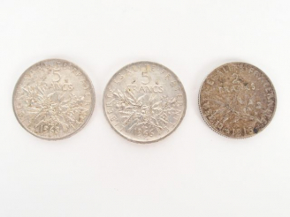 Vente aux enchères 3 pièces argent: - pièce de 2 Francs argent, -2 pièces de 5 Francs arg