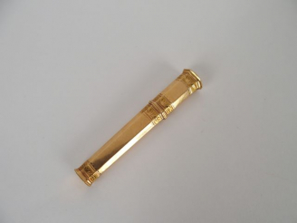 Vente aux enchères Etui en or jaune. Poinçon au premier coq. Poids: 6gr