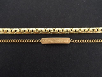 Vente aux enchères Bracelet et gourmette en or jaune. Poids: 7,1gr