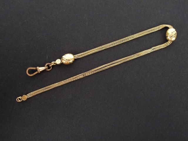 Giletière en or jaune, fermoir métal. 28cm Poids tel: 11,3gr