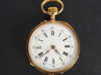 Vente aux enchères Montre de col en or jaune, cadran émail. Poids tel: 15,3gr