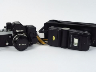 Vente aux enchères Nikon F2 N° 800474 objectif 1,4/50 ? prisme cellule, flash SB 16  Cond