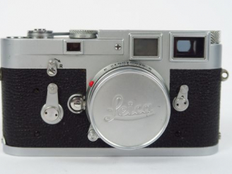 Vente aux enchères Leitz M3 -1962- N°1065583 objectif Elmar 2,8/50 N°2188718 bouchon  Con