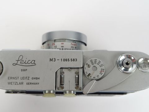 Leitz M3 -1962- N°1065583 objectif Elmar 2,8/50 N°2188718 bouchon  Con