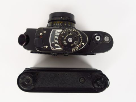 Leitz : M4-2 -1978- N° 1563876 objectif Summicron 2/35 N°2774938   Lei