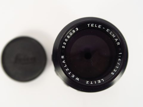 Leitz:Télé Elmar 4/135 M  N°2208093 noir, bouchons   Cond : Etat de ne