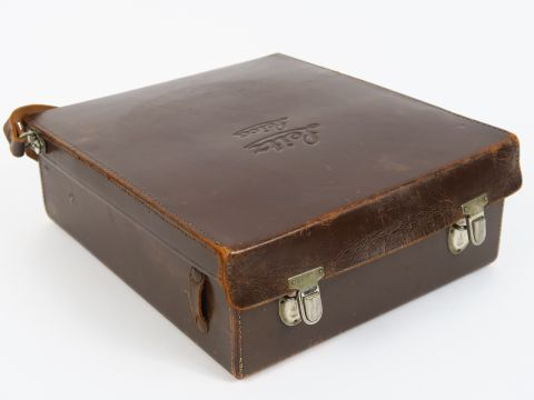 Leitz:Mallette Etgus contenant , Leica IIIa N°188774 prise synchro à b