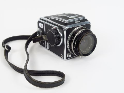Hasselblad  -1978- 1000F N°CI , objectif Distagon  5,6/60 N°  1455228 