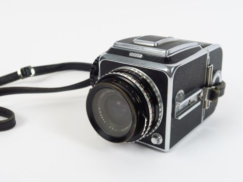 Hasselblad  -1978- 1000F N°CI , objectif Distagon  5,6/60 N°  1455228 