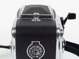 Hasselblad : 500C N°TT 69342 , dos TT 102967 objectif Distagon 5,6/60 