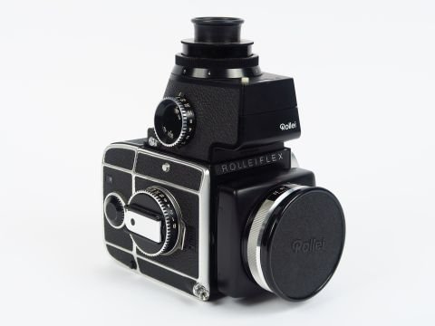 Rolleiflex : SL66 N°21903 , objectif Planar 2,8/80  N°5361929  capucho