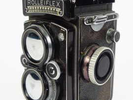 Vente aux enchères Franke  Heidecke : Rolleiflex N°1744181 objectif Planar 3,5/75 modèle 