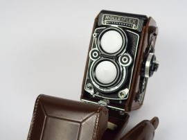 Vente aux enchères Franke  Heidecke : Rolleiflex 2,8 F N°2437086 objectif Planar 2,8/80 ,