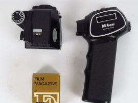 Vente aux enchères Nikon : accessoires divers : Prisme DP11 – poignée- chargeur