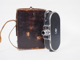 Vente aux enchères Caméra Movex 16mm objectif Symmetar 1,5/2cm