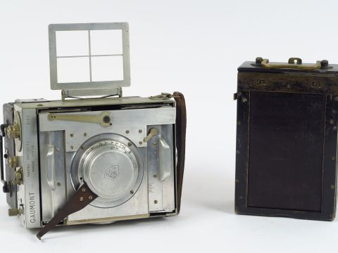 Gaumont : Spido 9x12 Marine Nationale 9166 Marche 91700 , objectif Flo