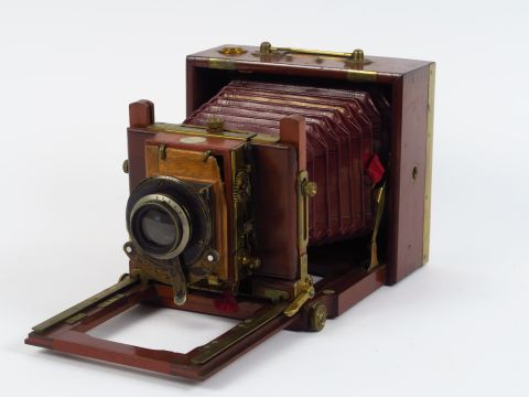 Chambre acajou 9x12 , objectif et obturateur Thornton Picard