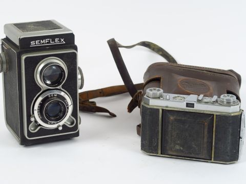 Deux appareils : Semflex 6x6 standard objectif Som Berthiot 4,5/75 Rét