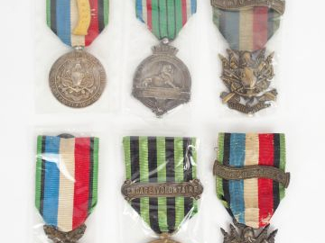 Lot de décorations françaises dont la médaille commémorative de la gue