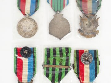 Lot de décorations françaises dont la médaille commémorative de la gue