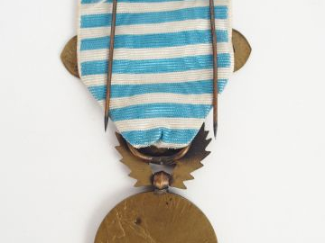 Médaille du levant, barrettes  «  LEVANT »  bronze. Ruban bleu à rayur
