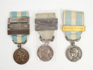 Vente aux enchères Lot de décorations françaises. Médailles coloniales, les 3 avec rubans