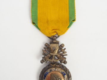 Belle et rare médaille militaire troisième république dite des générau