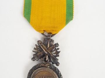 Belle et rare médaille militaire troisième république dite des générau