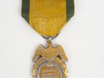 Belle et rare médaille militaire dans sa version primitive à l’aigle a