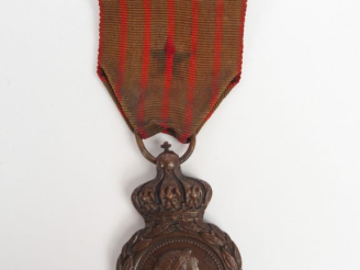 Vente aux enchères Médaille de Sainte Hélène, remise sous le régime de Napoléon III aux s
