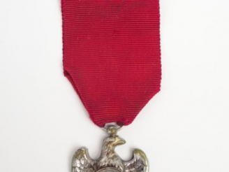 Vente aux enchères Médaille dite des débris de l’armée impériale, module à l’aigle impéri