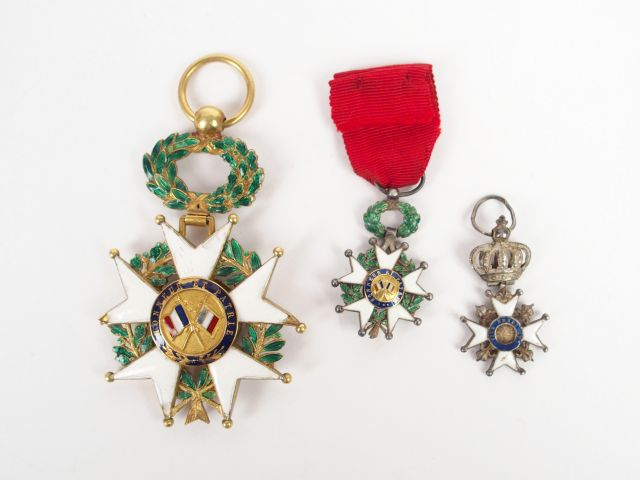 Lot de décorations françaises autour de la légion d’honneur comprenant