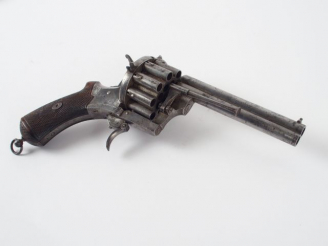 Vente aux enchères Somptueux et rarissime révolver à broche à 20 coups par la maison Lefa