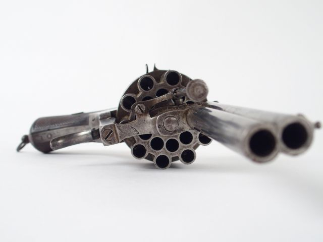 Somptueux et rarissime révolver à broche à 20 coups par la maison Lefa