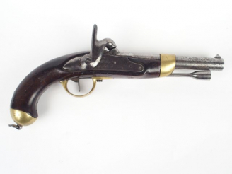 Vente aux enchères Pistolet réglementaire français à percussion modèle 1822 t bis constru