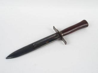 Vente aux enchères Beau couteau de combat français dit "le vengeur de 1870" fabrication T