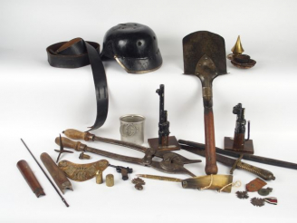 Vente aux enchères Fond de collection composé de 2 bouches de fusils Mauser en plastique 