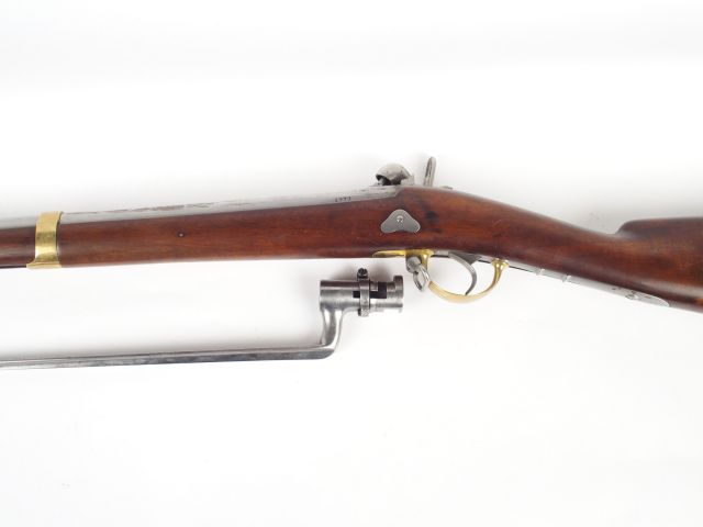 Fusil modèle 1842 T bis à percussion toutes garnitures laiton, canon r