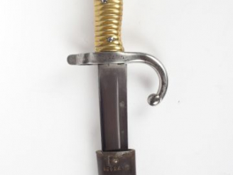 Vente aux enchères Baïonnette de fusil Chassepot modèle 1874 fabrication St Etienne Avril