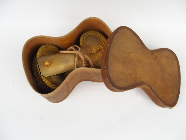 Paire d'épaulettes d'officier de marine en canetille dorée dans leur b