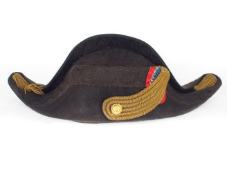Vente aux enchères Bicorne d'officier supérieur de la marine. « Louis Jeance à Paris », é