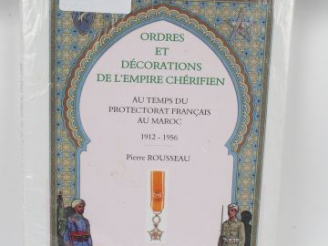 Vente aux enchères Livre "Ordres et décorations de l’empire Chérifien au Maroc". 1.