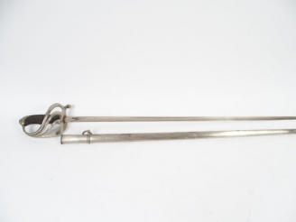 Vente aux enchères Sabre Français d’officier réglementaire modèle 1882, fusée corne filig