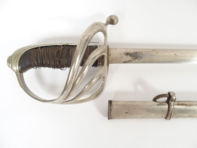 Sabre Français d’officier réglementaire modèle 1882, fusée corne filig