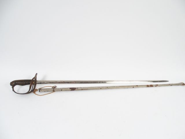 Sabre Français d’officier, fusée corne filigranées, branches de garde 